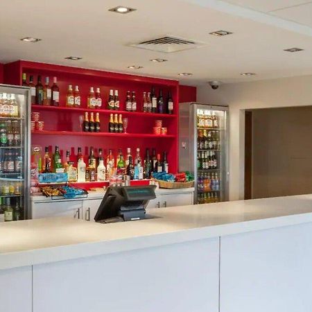 Travelodge Bracknell Central Esterno foto