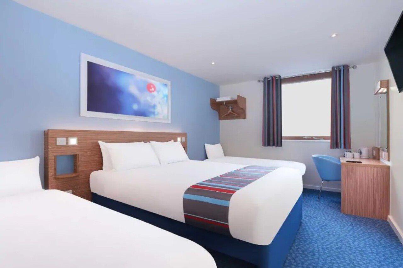 Travelodge Bracknell Central Esterno foto