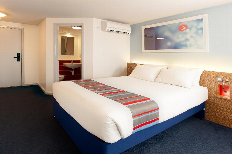 Travelodge Bracknell Central Esterno foto