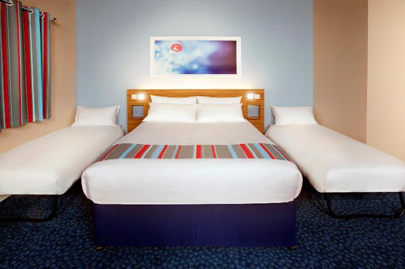 Travelodge Bracknell Central Esterno foto